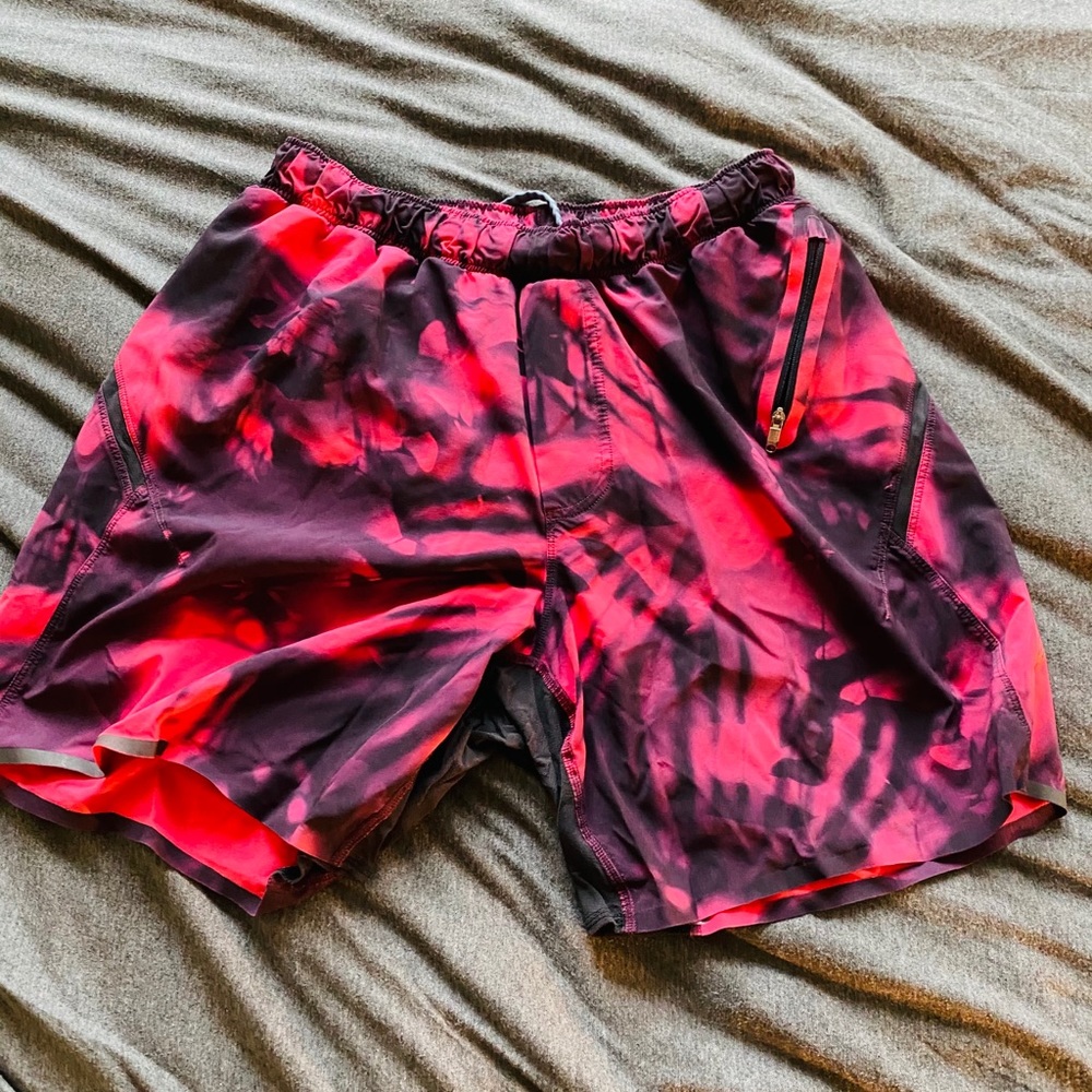 Lululemon men’s shorts medium with liner 5”